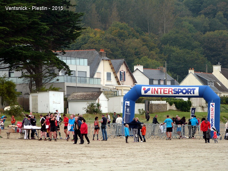 P1150979.JPG - ... la plage accueille l'arrivée du trail des chapelles.
