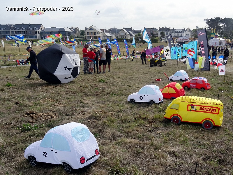 DSC02491.JPG - ... et des voitures qui se gonflent avec le vent !