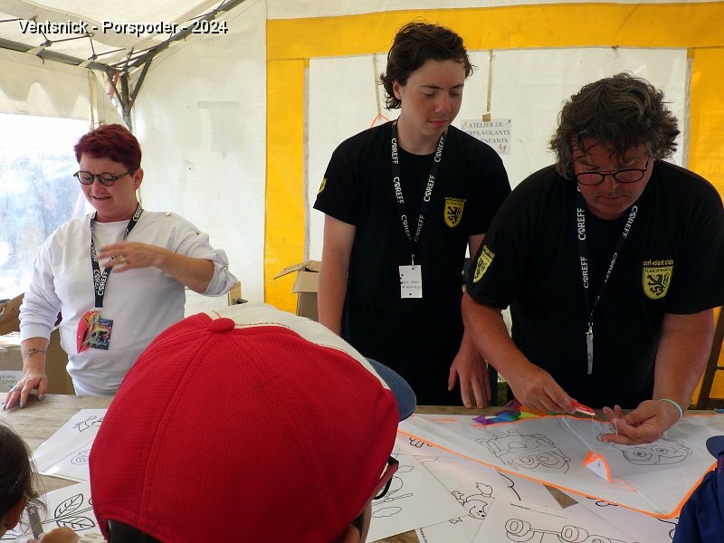 RIMG0854.JPG - Flandr'Envol encadre un atelier de construction de cerfs-volants, ...