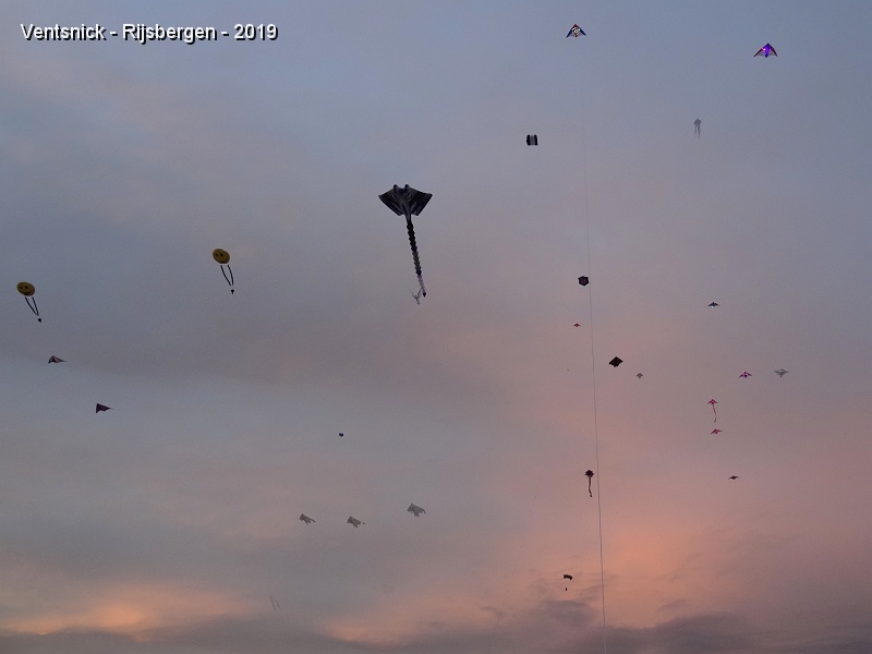 DSC02839.jpg - ... le ciel rougeoie ...
