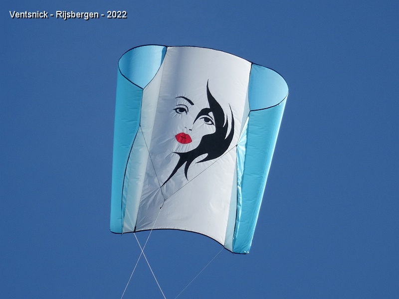 DSC00099.JPG - Des visages féminins ...