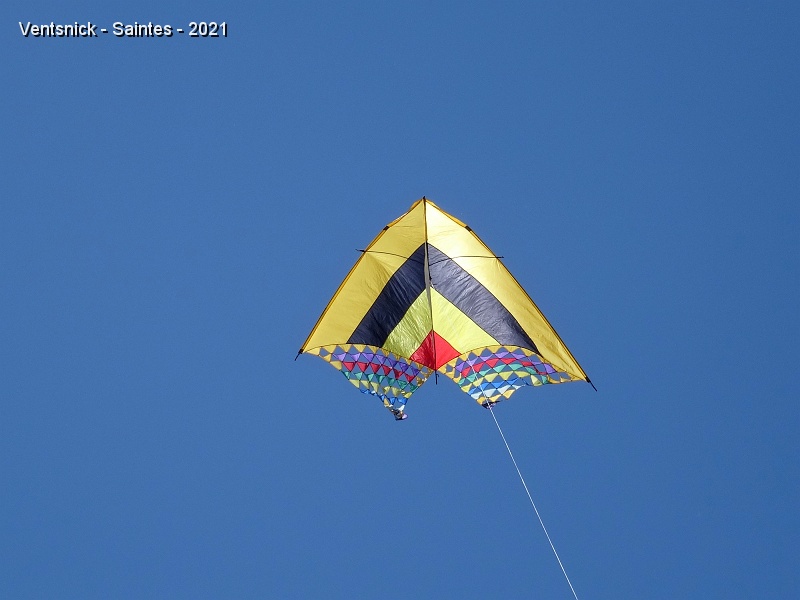 DSC06709.JPG - Notre Delta flirte avec ses limites d'endurance, le vent est particulièrement fort en altitude, ...