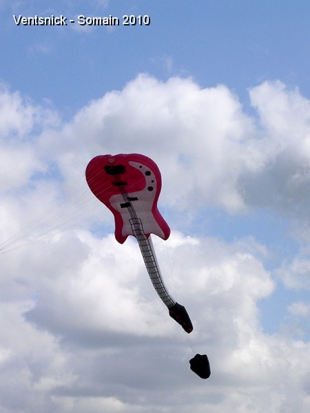P4300048.JPG - La célèbre guitare de Jeroen Colpaert.