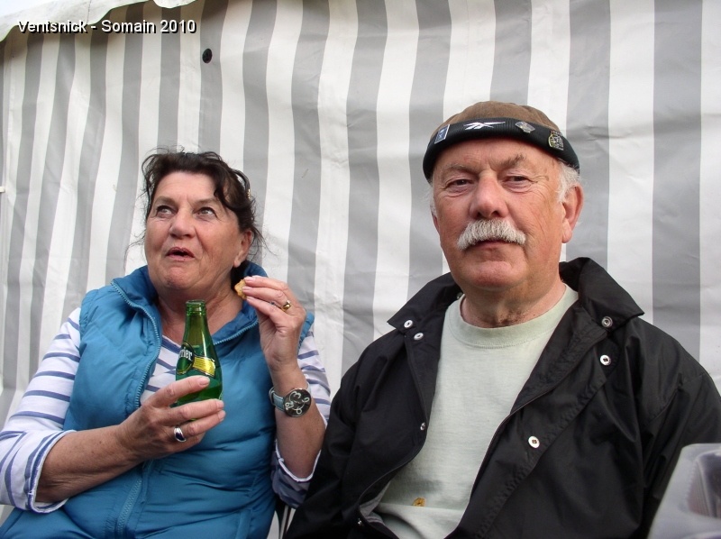 P4300162.JPG - Wendy et Peter Thomas prennent une petite pause.
