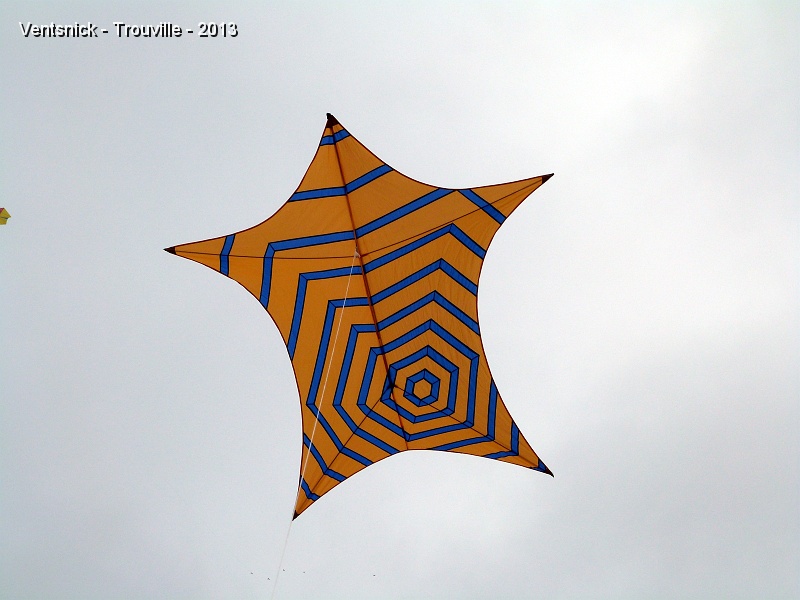 P1040020.jpg - ... notre Jimmy parasol est de sortie ...