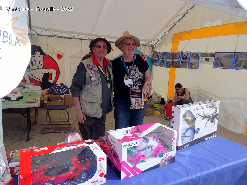 DSC08562.JPG - Les lots vont être distribués ...