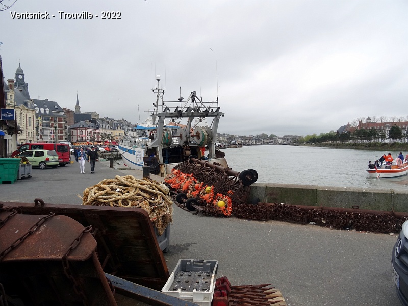 DSC08592.JPG - Activité portuaire en coeur de ville.