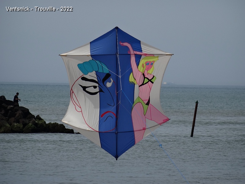 DSC08524.JPG - Le Rokkaku du Club Icare de Rennes risque de goûter aux plaisirs des bains de mer !