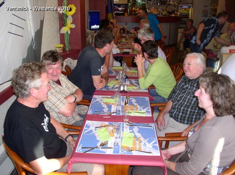 P6120191.JPG - ... tour des tables ...