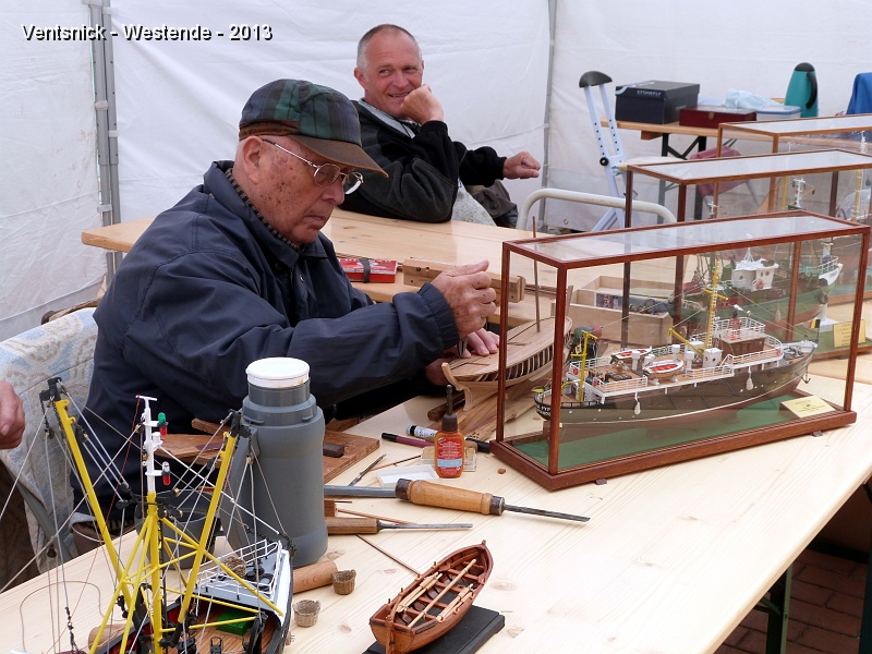 P1050277.jpg - ... maquettes de bateaux de pêche ...
