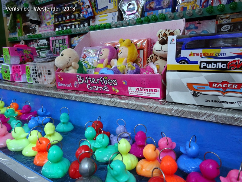 DSC00897.jpg - Des jouets attendent les enfants ...